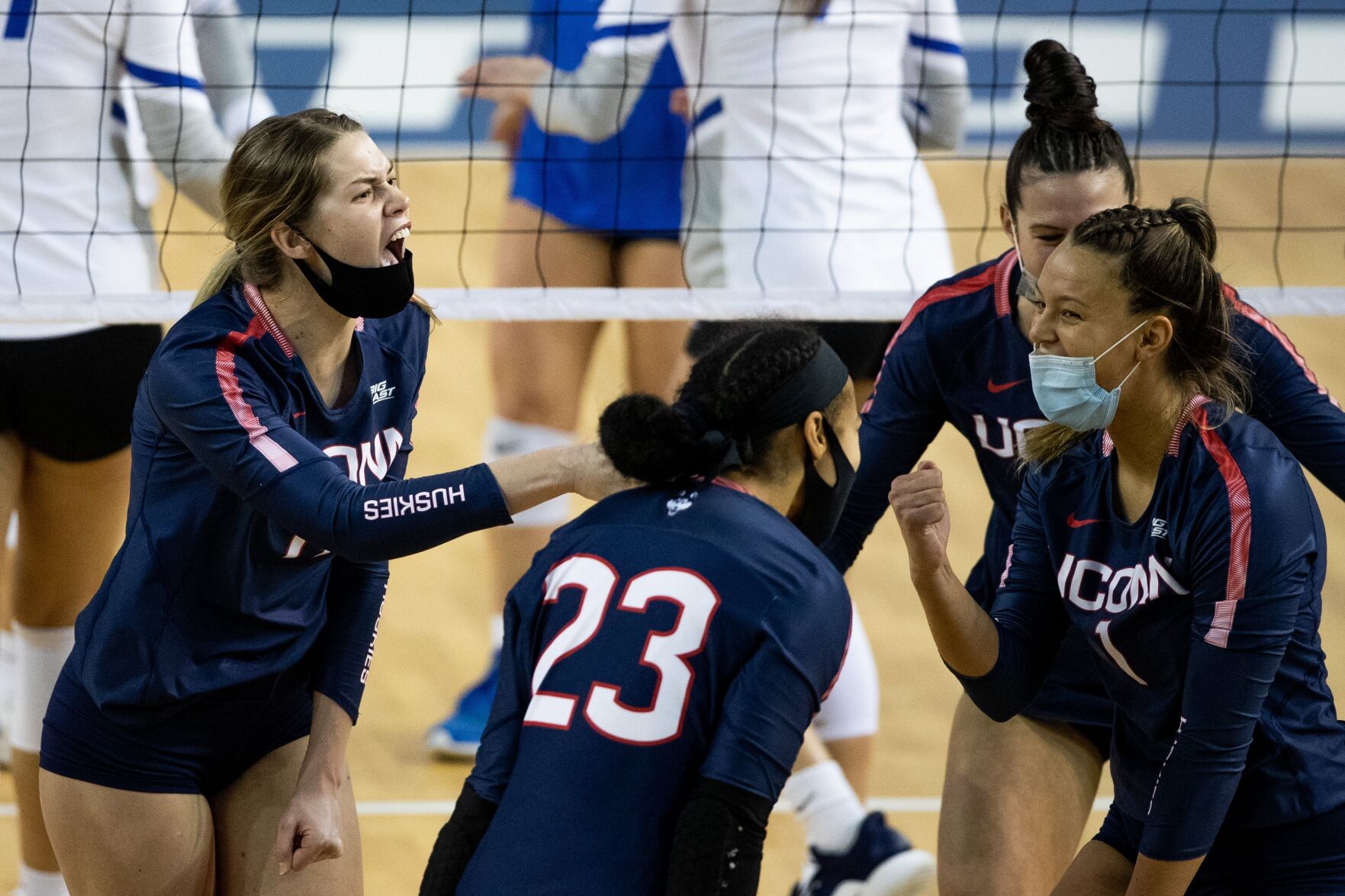 040321-owh-spo-cuvolley-ar27